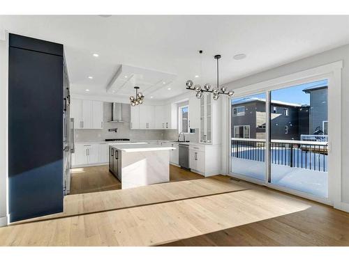 205 South Shore View, Chestermere, AB - Indoor Photo Showing Kitchen