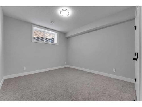 205 South Shore View, Chestermere, AB - Indoor Photo Showing Other Room