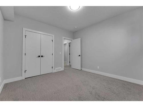 205 South Shore View, Chestermere, AB - Indoor Photo Showing Other Room