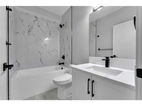 205 South Shore View, Chestermere, AB - Indoor Photo Showing Bathroom