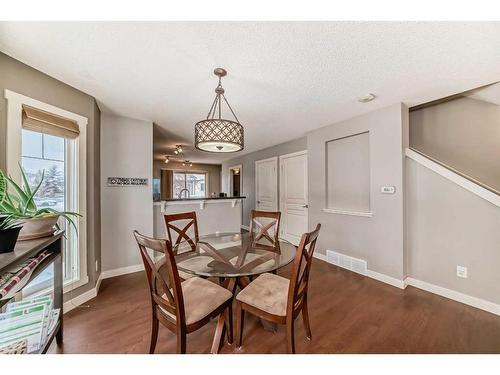 1809-2445 Kingsland Road Se, Airdrie, AB - Indoor Photo Showing Dining Room