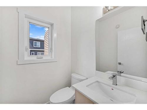 103-75 Cornerstone Row Ne, Calgary, AB - Indoor Photo Showing Bathroom