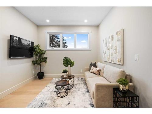 161 Heston Street Nw, Calgary, AB - Indoor Photo Showing Living Room