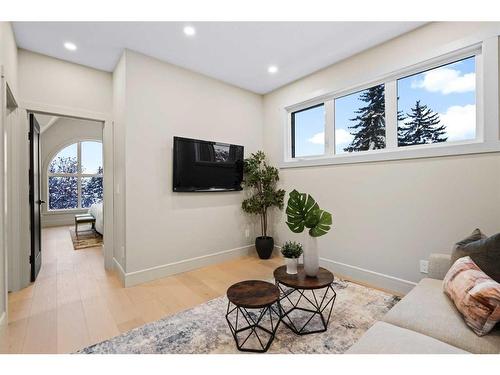 161 Heston Street Nw, Calgary, AB - Indoor