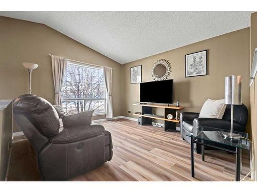 465 Martindale Boulevard Ne, Calgary, AB - Indoor Photo Showing Living Room