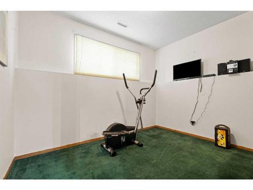 465 Martindale Boulevard Ne, Calgary, AB - Indoor Photo Showing Other Room