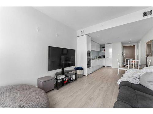 3107-901 10 Avenue Sw, Calgary, AB - Indoor Photo Showing Living Room