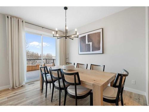 40 Willow Street, Cochrane, AB - Indoor Photo Showing Dining Room