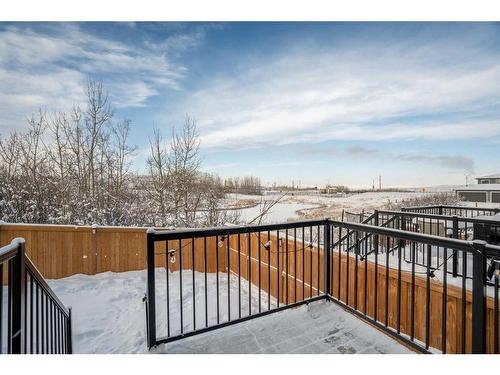 40 Willow Street, Cochrane, AB - Outdoor