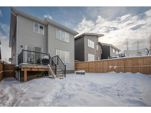 40 Willow Street, Cochrane, AB - Outdoor