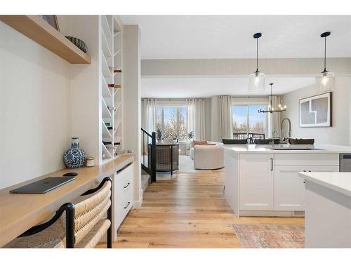 40 Willow Street, Cochrane, AB - Indoor Photo Showing Kitchen