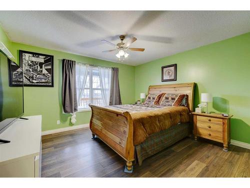 303 1 Street, Irricana, AB - Indoor Photo Showing Bedroom