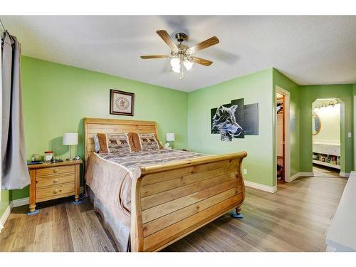 303 1 Street, Irricana, AB - Indoor Photo Showing Bedroom