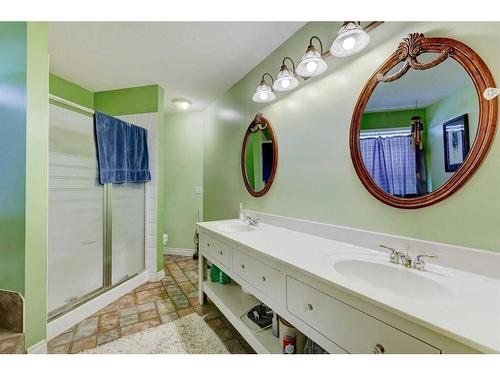 303 1 Street, Irricana, AB - Indoor Photo Showing Bathroom