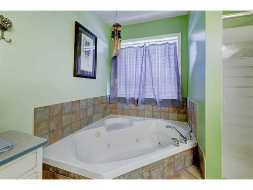 303 1 Street, Irricana, AB - Indoor Photo Showing Bathroom