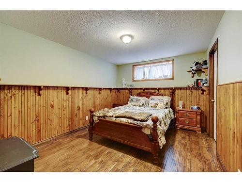 303 1 Street, Irricana, AB - Indoor Photo Showing Bedroom