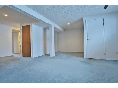 208 Edgedale Way Nw, Calgary, AB - Indoor Photo Showing Other Room