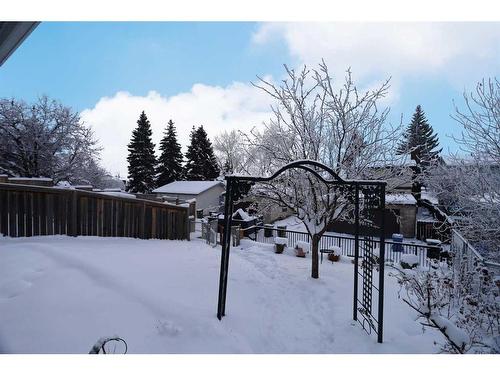 208 Edgedale Way Nw, Calgary, AB - Outdoor