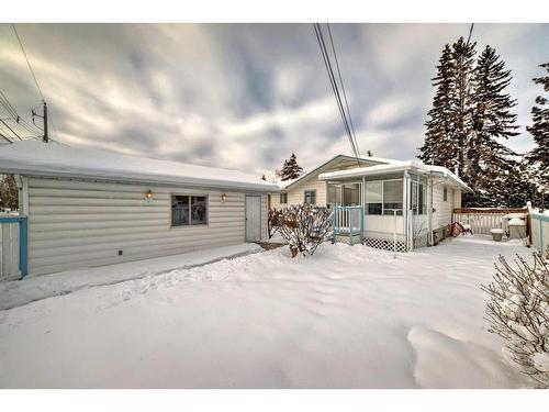 4839 40 Avenue Sw, Calgary, AB - Outdoor With Exterior