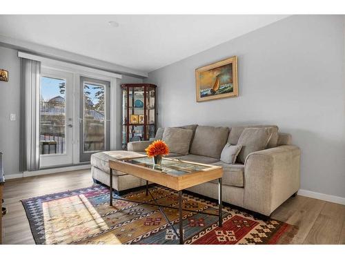 3207-402 Kincora Glen Road Nw, Calgary, AB - Indoor Photo Showing Living Room