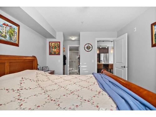 3207-402 Kincora Glen Road Nw, Calgary, AB - Indoor Photo Showing Bedroom