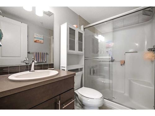 3207-402 Kincora Glen Road Nw, Calgary, AB - Indoor Photo Showing Bathroom