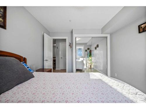 3207-402 Kincora Glen Road Nw, Calgary, AB - Indoor Photo Showing Bedroom