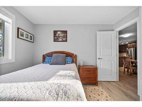 3207-402 Kincora Glen Road Nw, Calgary, AB - Indoor Photo Showing Bedroom