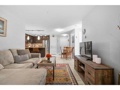 3207-402 Kincora Glen Road Nw, Calgary, AB - Indoor Photo Showing Living Room