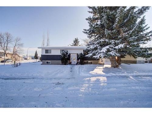 21 Westrose Avenue, Claresholm, AB - Outdoor