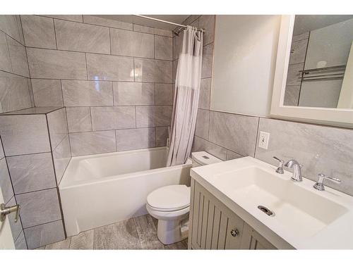 21 Westrose Avenue, Claresholm, AB - Indoor Photo Showing Bathroom