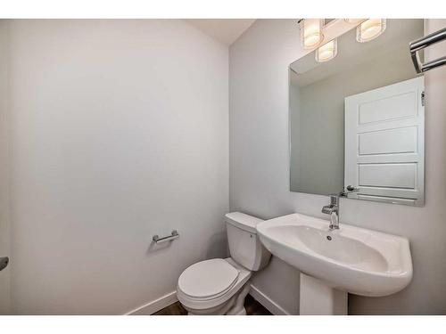 334 Ambleton Street Nw, Calgary, AB - Indoor Photo Showing Bathroom