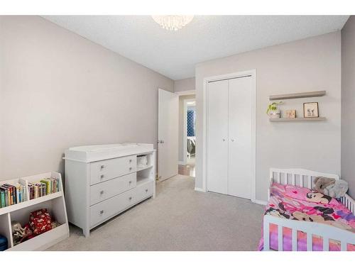 14427 Parkside Drive Se, Calgary, AB - Indoor Photo Showing Bedroom