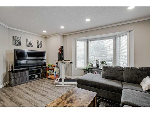 116 Falmere Way Ne, Calgary, AB - Indoor Photo Showing Living Room