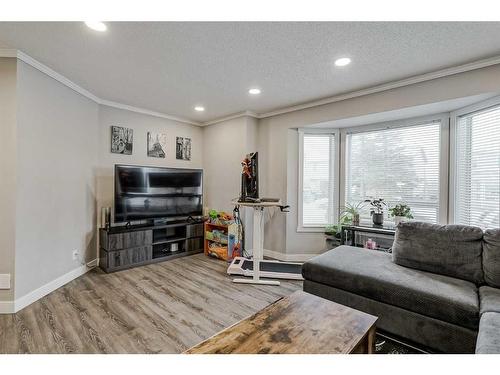 116 Falmere Way Ne, Calgary, AB - Indoor Photo Showing Living Room