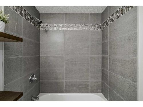 116 Falmere Way Ne, Calgary, AB - Indoor Photo Showing Bathroom