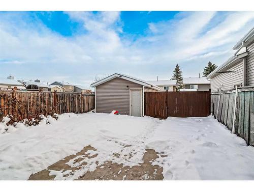 116 Falmere Way Ne, Calgary, AB - Outdoor