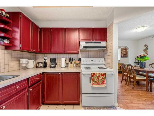 1614 3 Street Nw, Calgary, AB - Indoor Photo Showing Kitchen