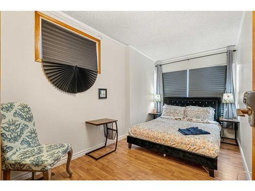 1614 3 Street Nw, Calgary, AB - Indoor Photo Showing Bedroom