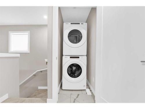 602 Rangeview Street Se, Calgary, AB - Indoor Photo Showing Laundry Room