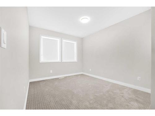 602 Rangeview Street Se, Calgary, AB - Indoor Photo Showing Other Room