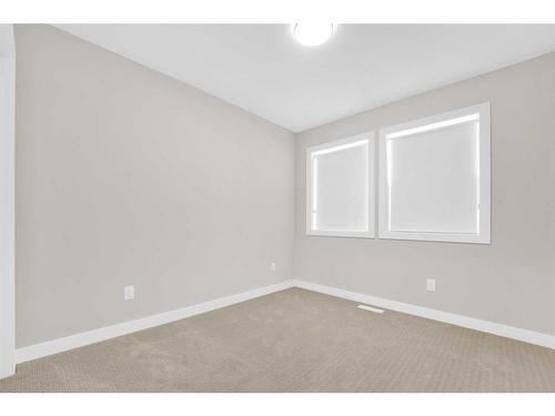 602 Rangeview Street Se, Calgary, AB - Indoor Photo Showing Other Room