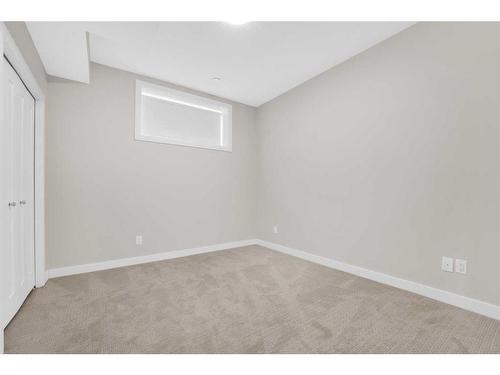 602 Rangeview Street Se, Calgary, AB - Indoor Photo Showing Other Room