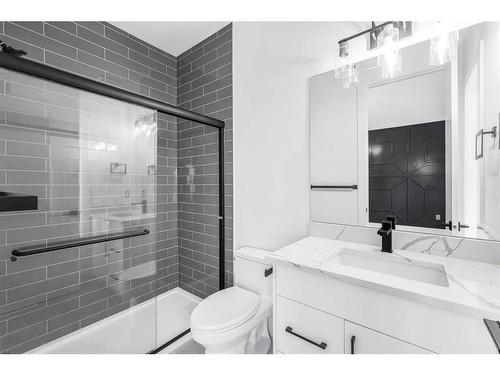 127 Saddlepeace Manor Ne, Calgary, AB - Indoor Photo Showing Bathroom