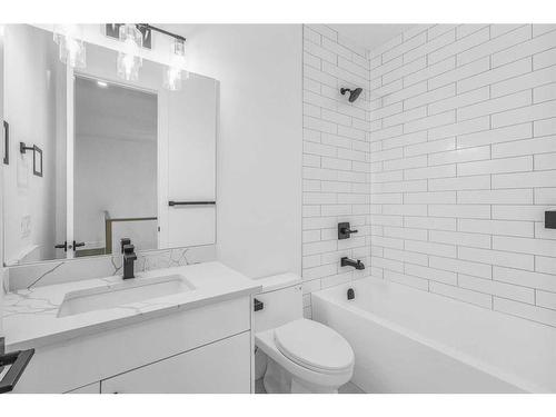 127 Saddlepeace Manor Ne, Calgary, AB - Indoor Photo Showing Bathroom