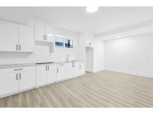 127 Saddlepeace Manor Ne, Calgary, AB - Indoor Photo Showing Kitchen