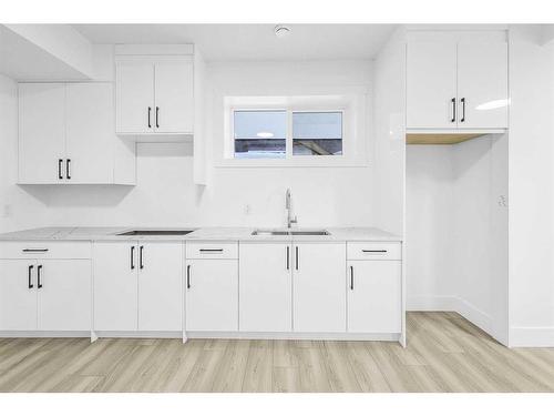 127 Saddlepeace Manor Ne, Calgary, AB - Indoor Photo Showing Kitchen