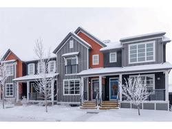 25 Carringvue Link NW Calgary, AB T3P 1K7