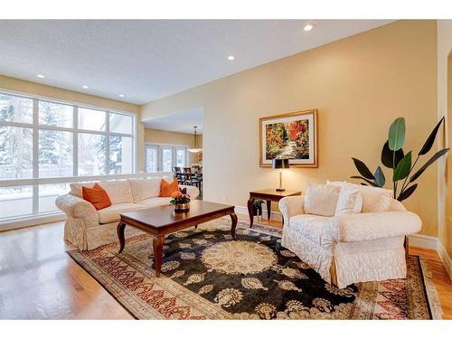 24 Schiller Crescent Nw, Calgary, AB - Indoor Photo Showing Living Room