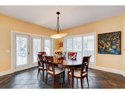 24 Schiller Crescent Nw, Calgary, AB - Indoor Photo Showing Dining Room